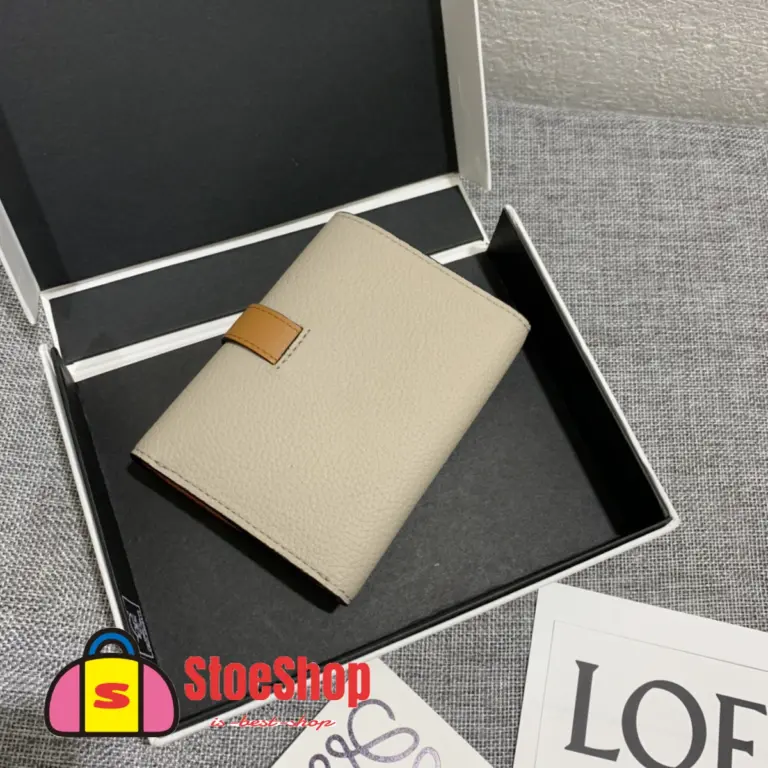 Loewe-羅意威 淺燕麥 / 蜂蜜色小號柔軟粒面牛皮革 Anagram 長夾 15 Loewe-羅意威 淺燕麥 / 蜂蜜色小號柔軟粒面牛皮革 Anagram 長夾