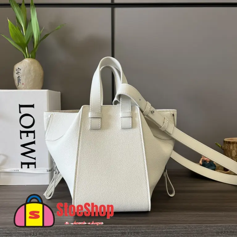 Loewe-羅意威 Hammock 系列 柔白色小號柔軟粒面牛皮革肩背包 13 Loewe-羅意威 Hammock 系列 柔白色小號柔軟粒面牛皮革肩背包