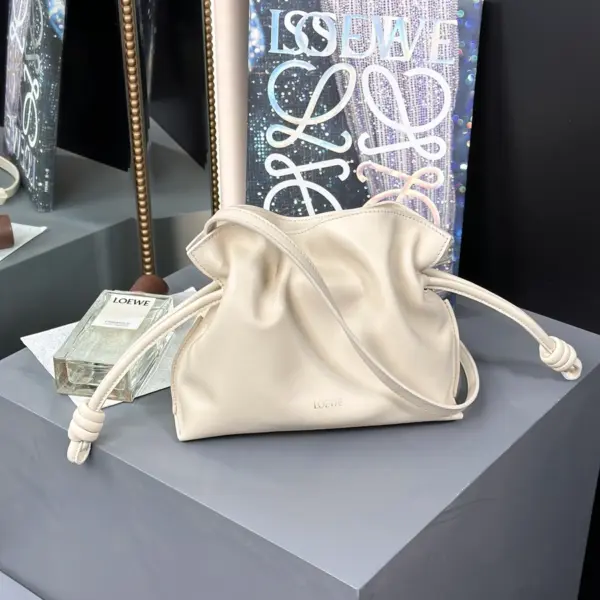 Loewe-羅意威 Flamenco 系列 海鹽白迷你納帕牛皮革肩背包