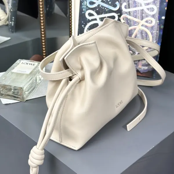 Loewe-羅意威 Flamenco 系列 海鹽白迷你納帕牛皮革肩背包