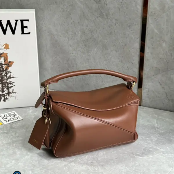Loewe-羅意威 Pecan 色小號納帕羊皮革 Featherlight Puzzle 肩背包