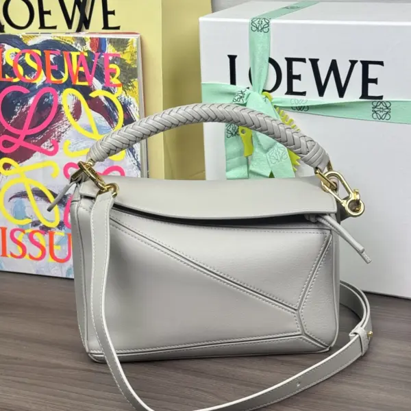 Loewe-羅意威 Puzzle 系列 銀灰色迷你光滑牛皮革肩背手袋
