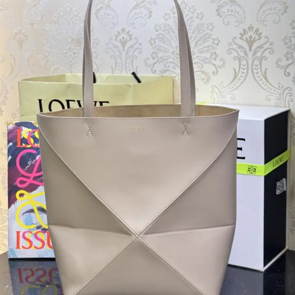 Loewe-羅意威 沙色迷你亮面牛皮革 Puzzle Fold 斜挎包