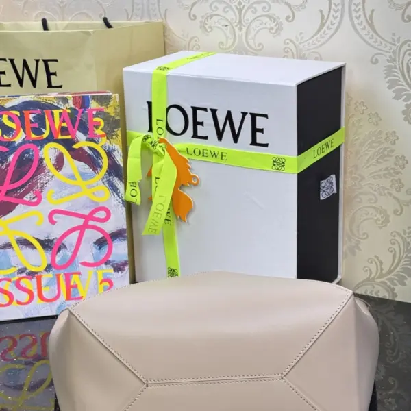 Loewe-羅意威 沙色迷你亮面牛皮革 Puzzle Fold 斜挎包
