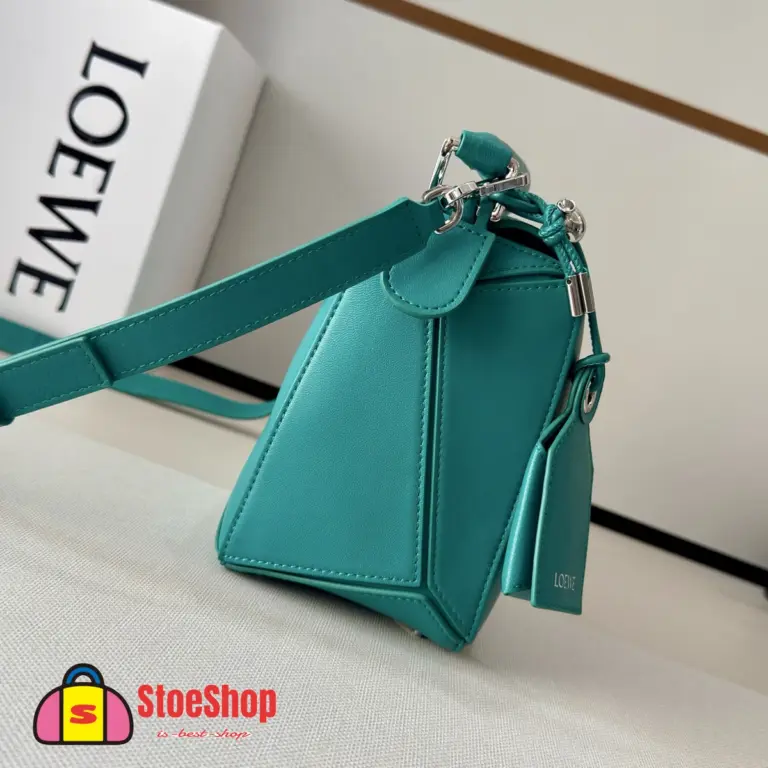 Loewe-羅意威 海藍寶石色小號納帕羊皮革 Featherlight Puzzle 肩背包