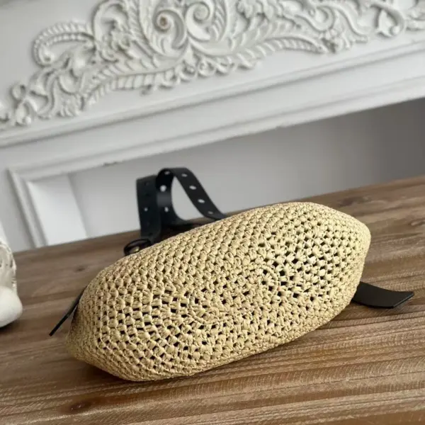 Loewe-羅意威 自然色小號拉菲草 Punch Hole Hobo 手拿包