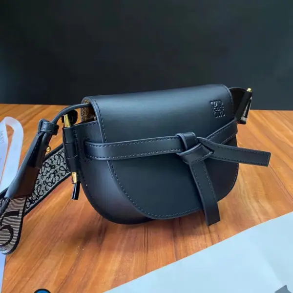 Loewe-羅意威 黑色迷你柔軟牛皮革提花 Gate Dual 斜挎包 13 Loewe-羅意威 黑色迷你柔軟牛皮革提花 Gate Dual 斜挎包