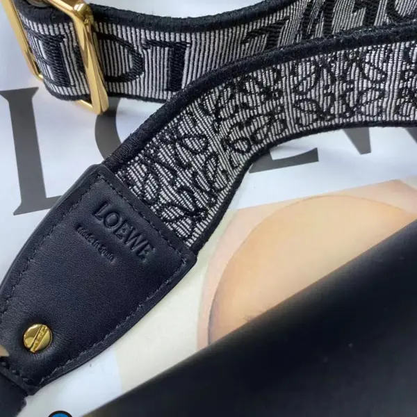 Loewe-羅意威 黑色迷你柔軟牛皮革提花 Gate Dual 斜挎包 19 Loewe-羅意威 黑色迷你柔軟牛皮革提花 Gate Dual 斜挎包