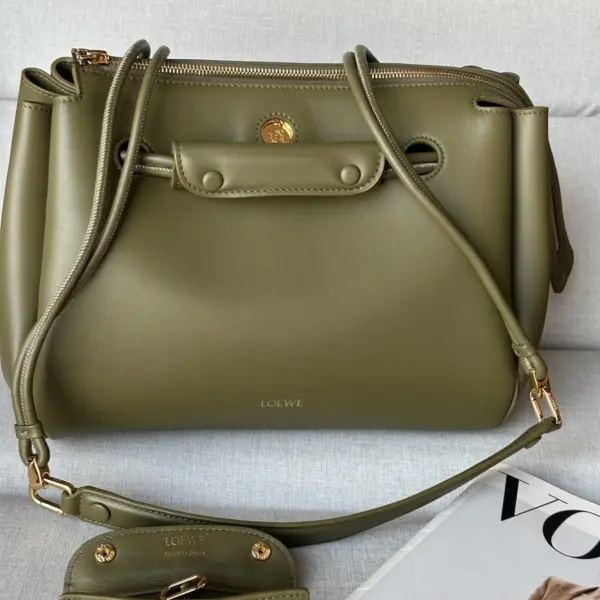 Loewe-羅意威 橄欖綠大號柔軟牛皮革 Madrid 手拿包
