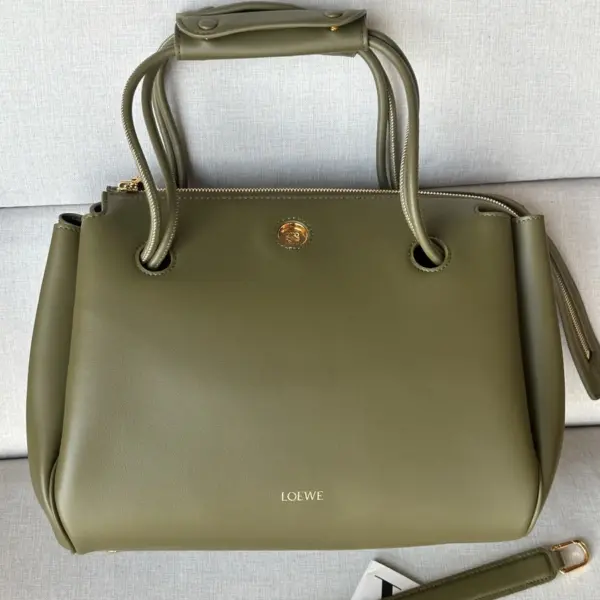 Loewe-羅意威 橄欖綠大號柔軟牛皮革 Madrid 手拿包