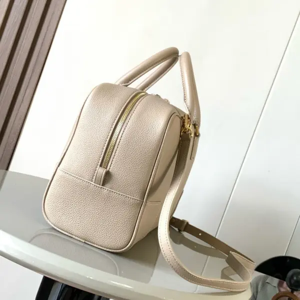 Loewe-羅意威 Amazona 23 系列 沙色柔軟粒面牛皮革手拿包 12 Loewe-羅意威 Amazona 23 系列 沙色柔軟粒面牛皮革手拿包