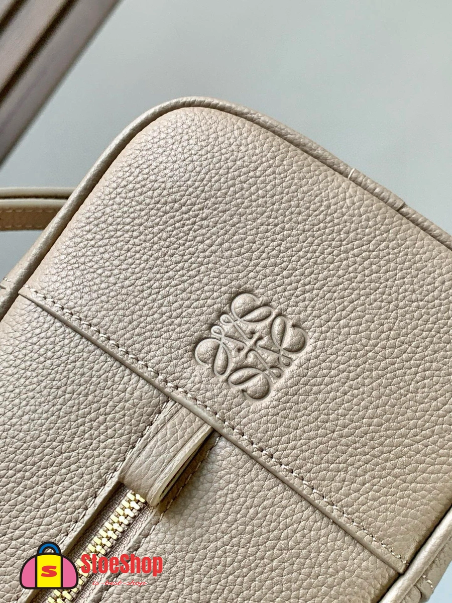 Loewe-羅意威 Amazona 23 系列 沙色柔軟粒面牛皮革手拿包 8 Loewe-羅意威 Amazona 23 系列 沙色柔軟粒面牛皮革手拿包