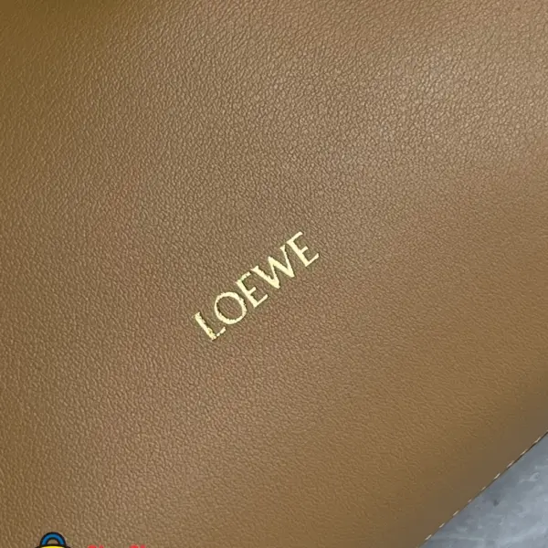 Loewe-羅意威 Flamenco 系列中號肩背手拿包 暖沙黃色 納帕牛皮革