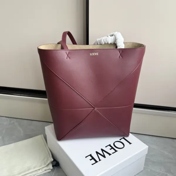 Loewe-羅意威 深酒紅迷你亮面牛皮革 Puzzle Fold 斜挎包