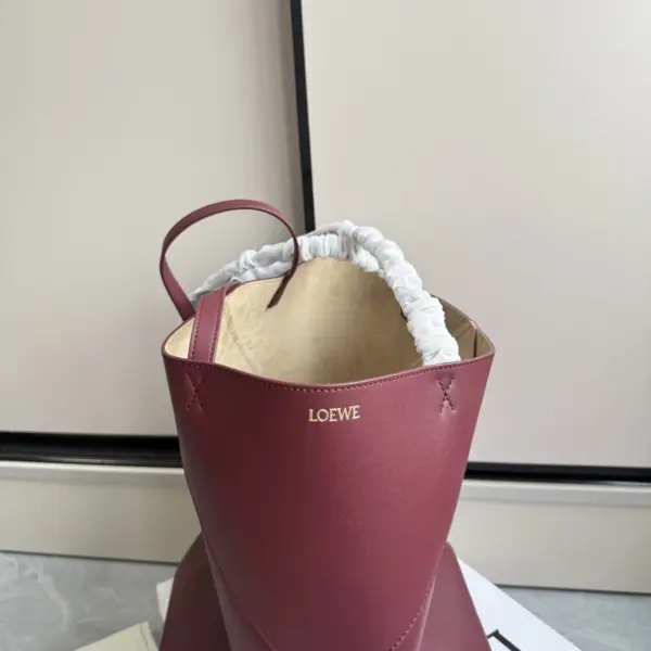 Loewe-羅意威 深酒紅迷你亮面牛皮革 Puzzle Fold 斜挎包