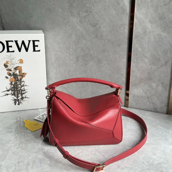高仿羅意威/LOEWE 單肩包紅色