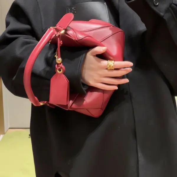 高仿羅意威/LOEWE 單肩包紅色