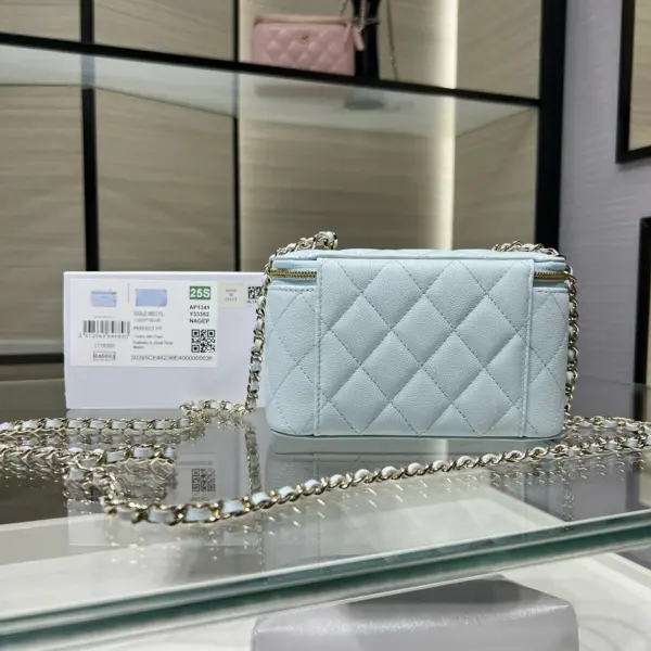 高仿香奈兒/Chanel 22A 方盒子包 淺藍色 12 高仿香奈兒/Chanel 22A 方盒子包 淺藍色