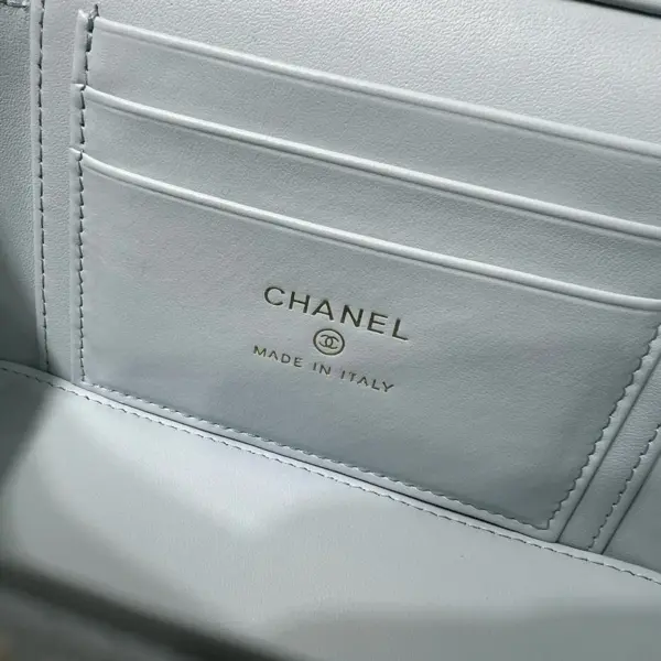高仿香奈兒/Chanel 22A 方盒子包 淺藍色 19 高仿香奈兒/Chanel 22A 方盒子包 淺藍色