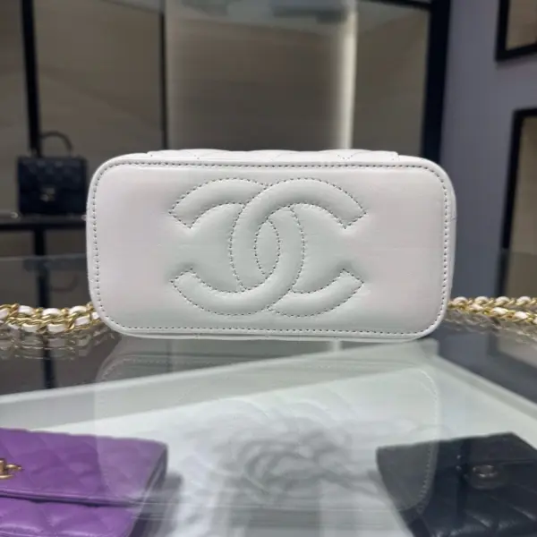 高仿香奈兒/Chanel Classic Collection 白色金球菱格紋