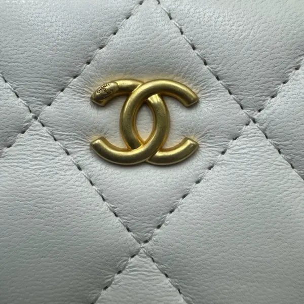 高仿香奈兒/Chanel Classic Collection 白色金球菱格紋