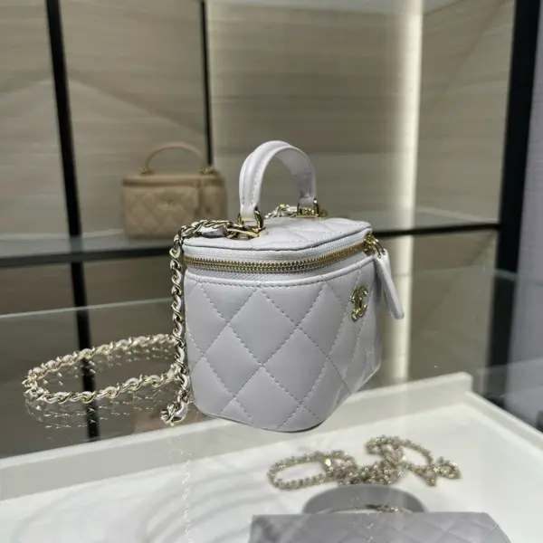高仿香奈兒/Chanel 24P 早秋迷你菱格紋化妝包 淺灰色