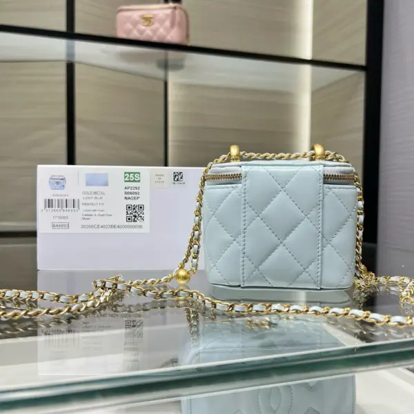 高仿香奈兒/Chanel Vanity Case 迷你鏈條方盒包 淺藍色