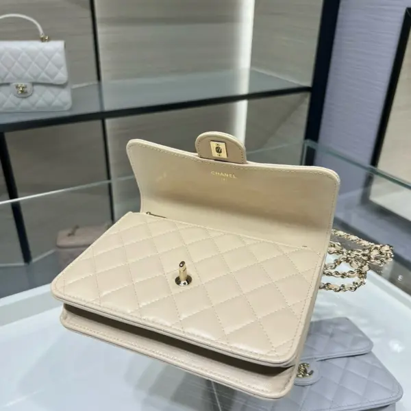 高仿香奈兒/Chanel Premiere經典菱格紋翻蓋手提包米白色