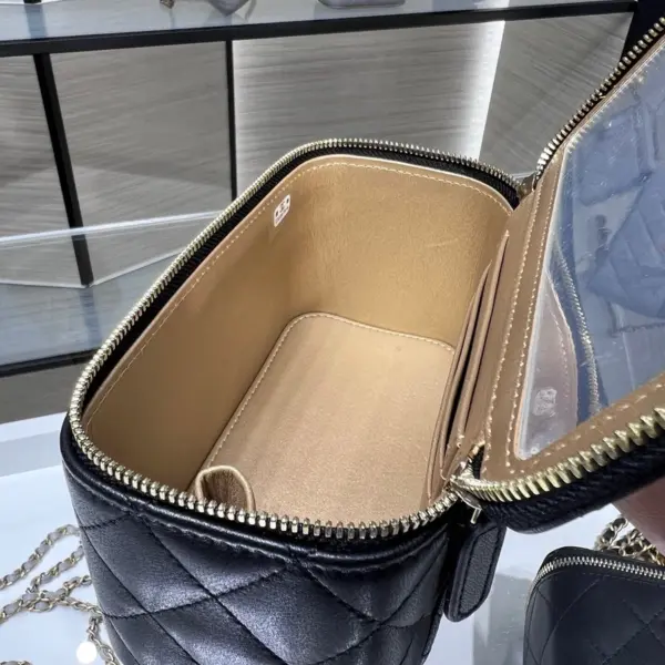 高仿香奈兒/Chanel Vanity Case 菱格紋黑色拉鏈鏈條化妝包