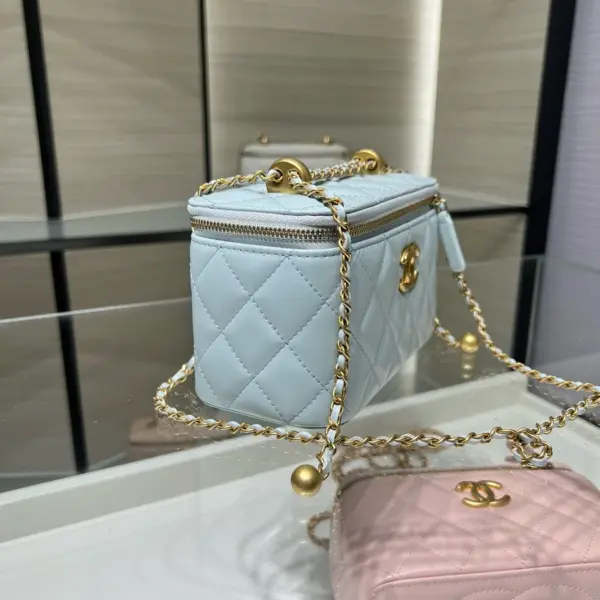 高仿香奈兒/Chanel Vanity系列淡藍色菱格紋鏈條裝飾化妝包