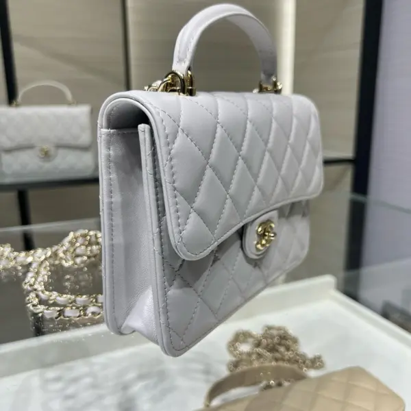 高仿香奈兒/Chanel 25S 19系列淺灰色手提口蓋包