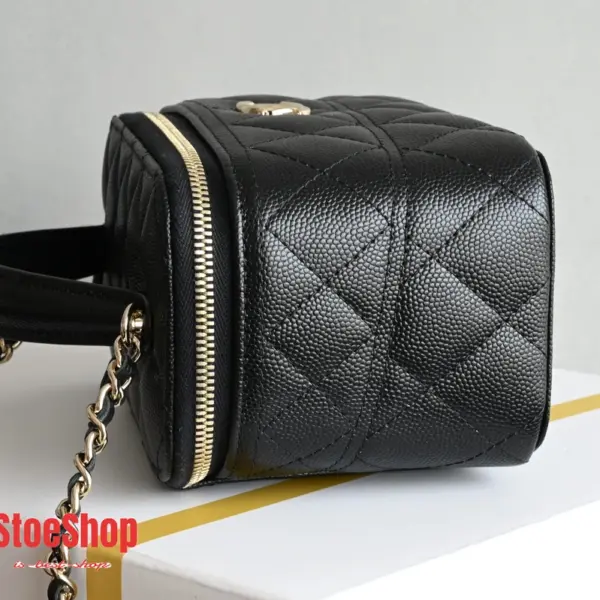 高仿香奈兒/Chanel Vanity Case 菱格紋雙C扣鏈條黑色化妝包