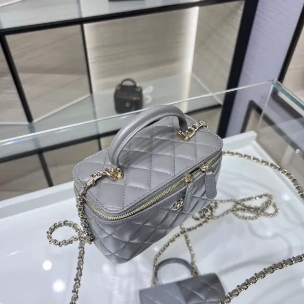 高仿香奈兒/Chanel Vanity Case 菱格紋鏈條手提化妝包 灰色