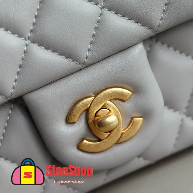 高仿香奈兒/Chanel Classic Flap 經典翻蓋金球小號淺灰單肩斜挎包