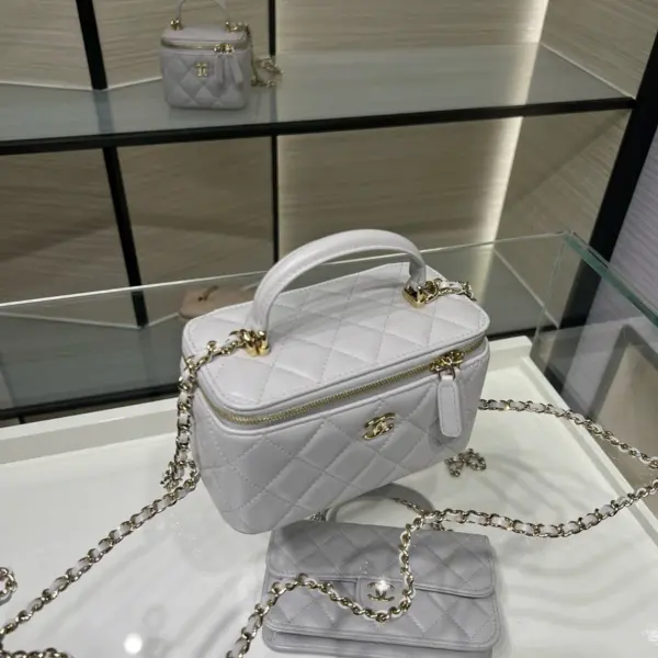 高仿香奈兒/Chanel Vanity Case系列 淺灰色方形菱格紋化妝包