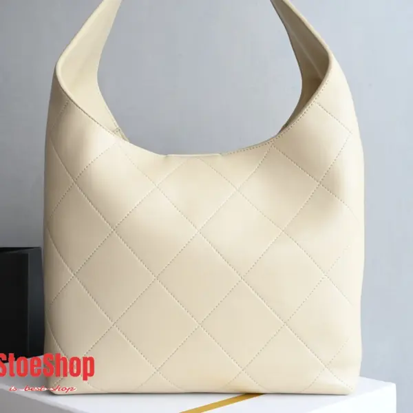 高仿香奈兒/Chanel 25P 米白色大號嬉皮包