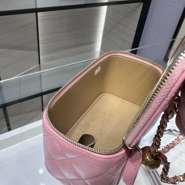 高仿香奈兒/Chanel Vanity 菱格紋化妝箱包 粉色 18 高仿香奈兒/Chanel Vanity 菱格紋化妝箱包 粉色