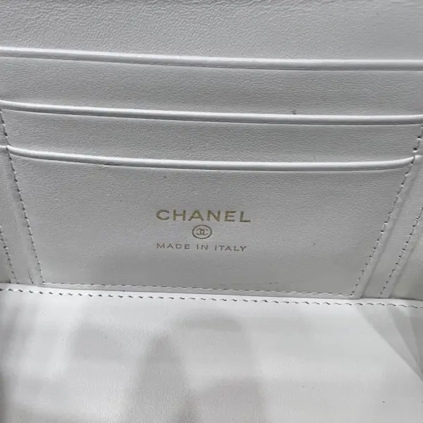 高仿香奈兒/Chanel 22A 方盒造型手袋 白色