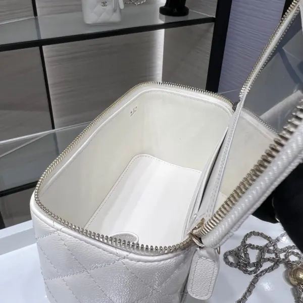 高仿香奈兒/Chanel 22A 方盒造型手袋 白色