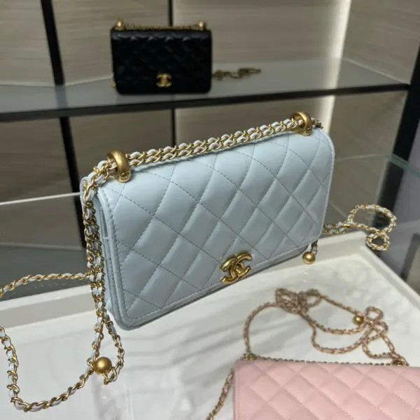 高仿香奈兒/Chanel 19系列翻蓋式菱形格紋鏈條單肩包淡藍色