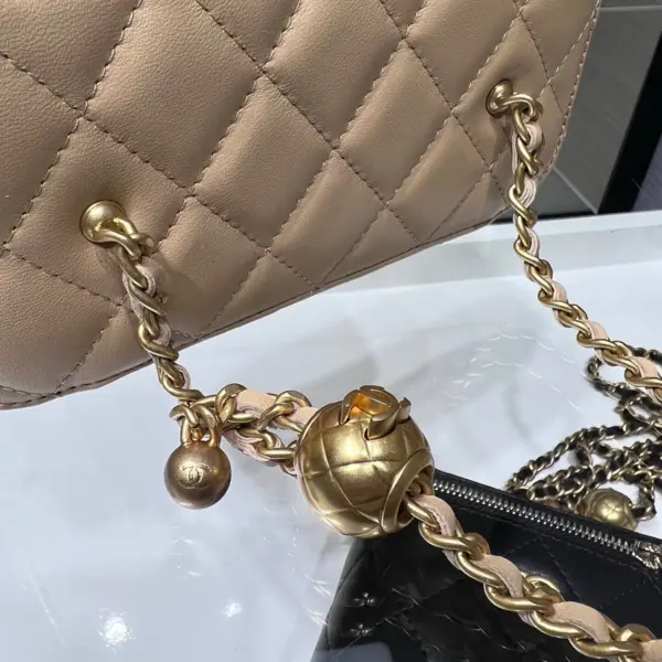 高仿香奈兒/Chanel 24C 絎縫鏈條小方包 米色