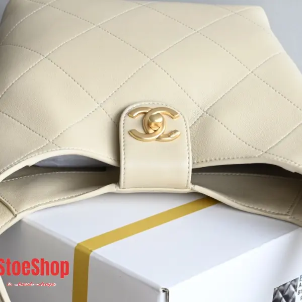 高仿香奈兒/Chanel 19系列19 Shoulder Bag米白色肩背包