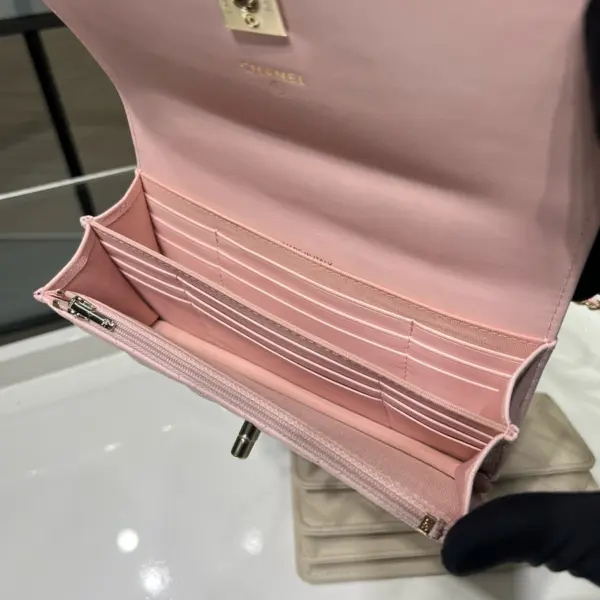 高仿香奈兒/Chanel WOC 帶金屬手柄鏈條錢包 粉色