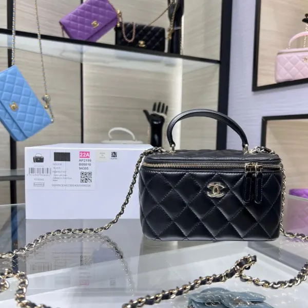 高仿香奈兒/Chanel Vanity 菱格紋黑色皮質鏈條手提化妝包