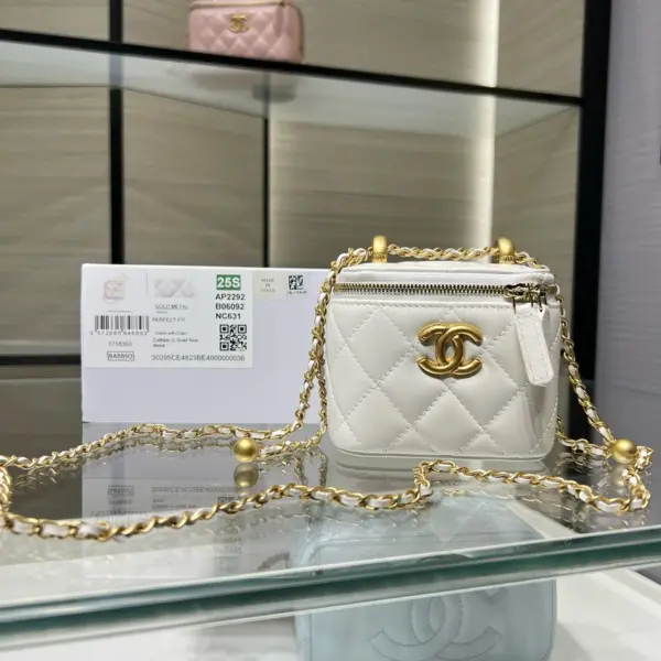 高仿香奈兒/Chanel 25S 經典菱格紋金屬鏈條白色盒子包