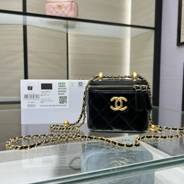 高仿香奈兒/Chanel Vanity Case Mini Vanity with Chain 黑色迷你帶鏈化妝包