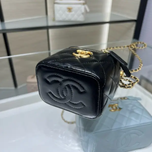 高仿香奈兒/Chanel Vanity Case Mini Vanity with Chain 黑色迷你帶鏈化妝包