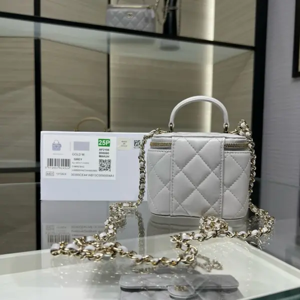 高仿香奈兒/Chanel 經典菱格紋淺灰色方形鏈條小手提包